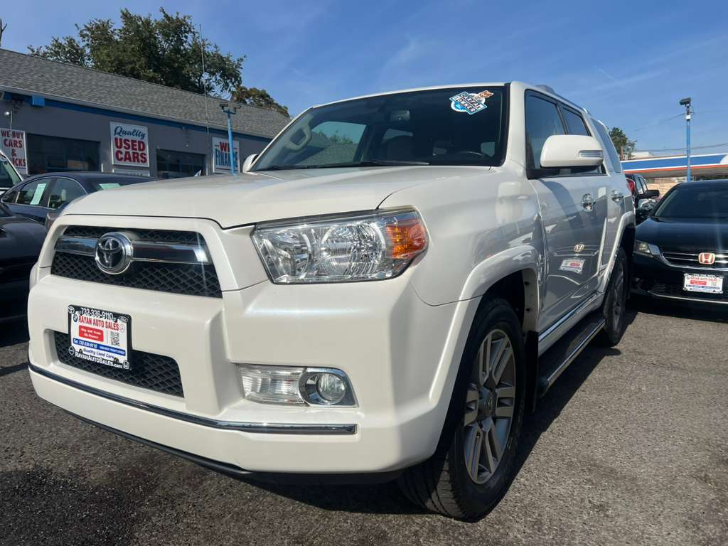 Toyota 4Runner SR5 4WD 2013 Toyota 4Runner SR5 4WD 2013