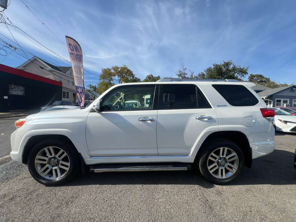 Toyota 4Runner SR5 4WD 2013 Toyota 4Runner SR5 4WD 2013