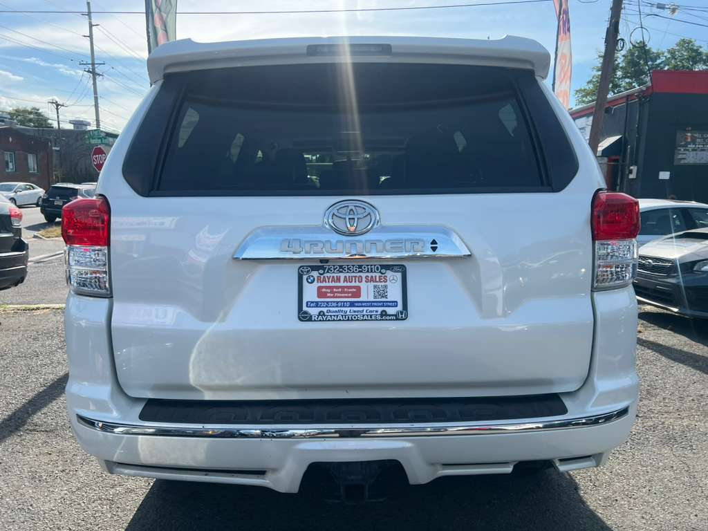 Toyota 4Runner SR5 4WD 2013 Toyota 4Runner SR5 4WD 2013