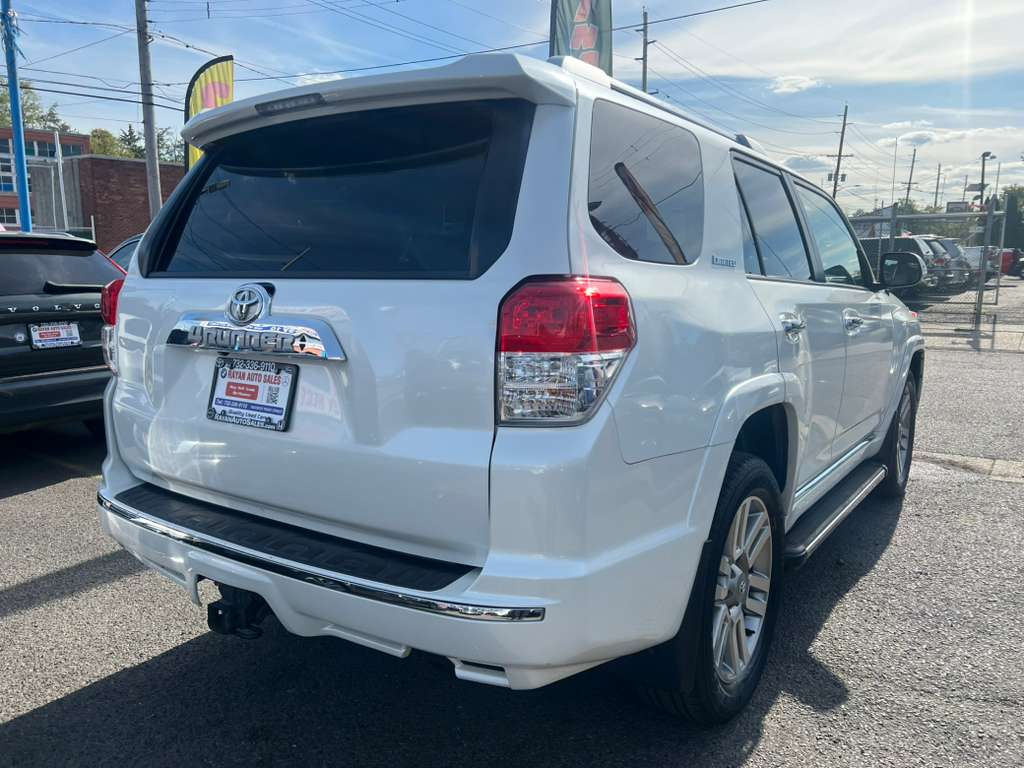 Toyota 4Runner SR5 4WD 2013 Toyota 4Runner SR5 4WD 2013