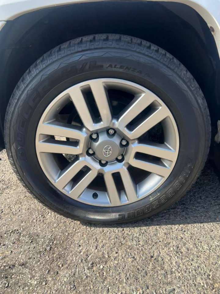 Toyota 4Runner SR5 4WD 2013 Toyota 4Runner SR5 4WD 2013