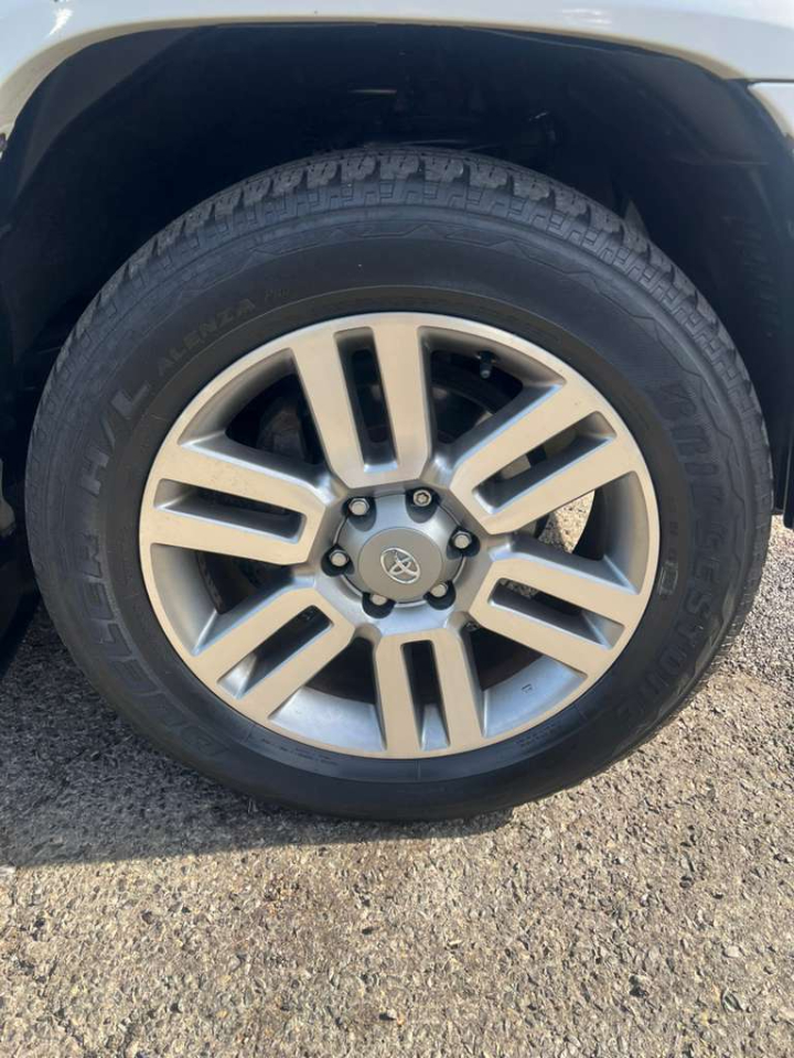 Toyota 4Runner SR5 4WD 2013 Toyota 4Runner SR5 4WD 2013