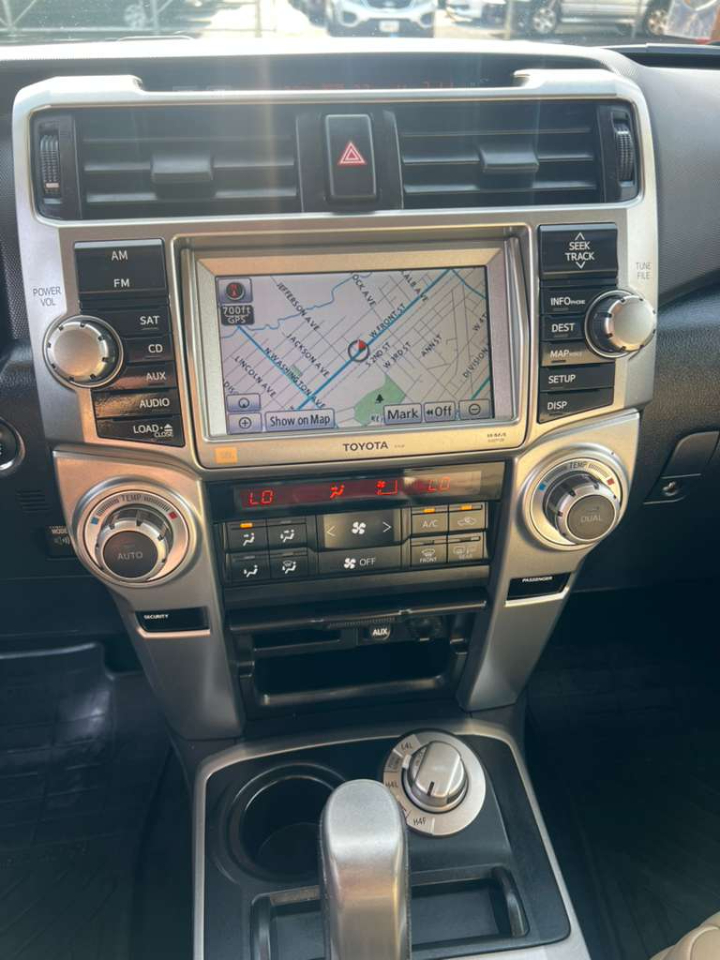 Toyota 4Runner SR5 4WD 2013 Toyota 4Runner SR5 4WD 2013