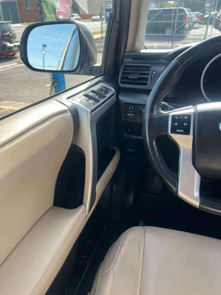 Toyota 4Runner SR5 4WD 2013 Toyota 4Runner SR5 4WD 2013
