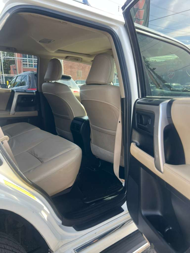 Toyota 4Runner SR5 4WD 2013 Toyota 4Runner SR5 4WD 2013