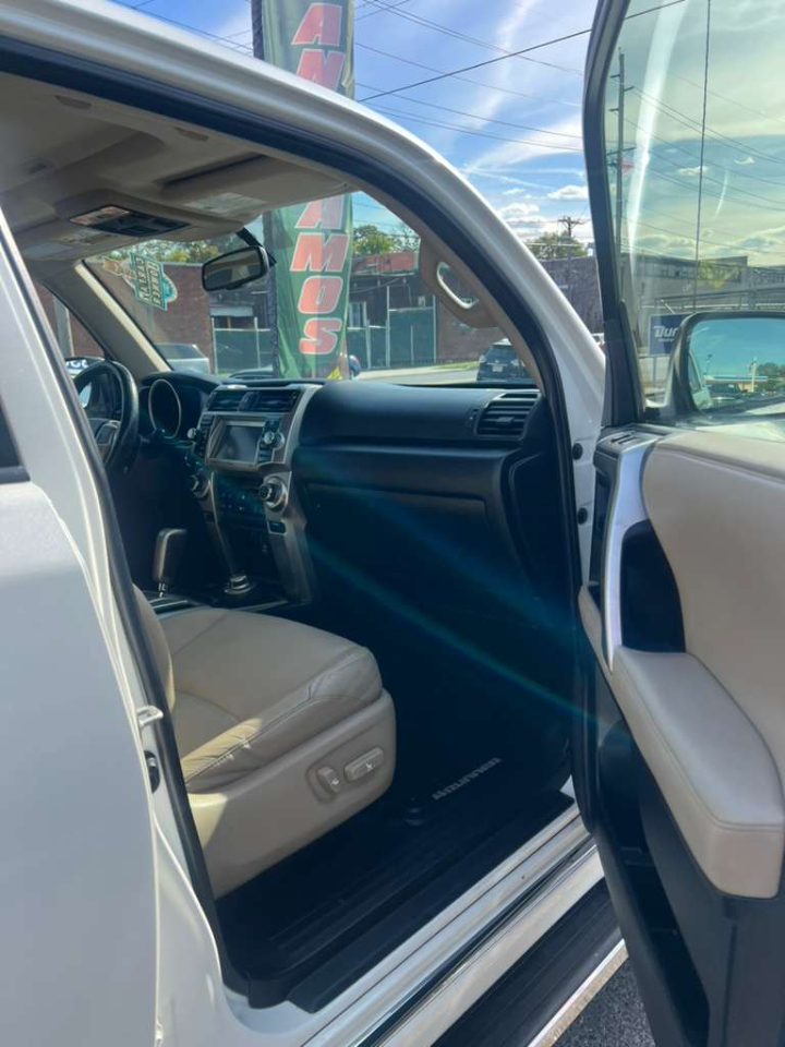Toyota 4Runner SR5 4WD 2013 Toyota 4Runner SR5 4WD 2013
