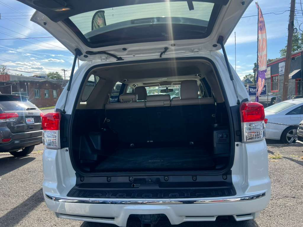 Toyota 4Runner SR5 4WD 2013 Toyota 4Runner SR5 4WD 2013