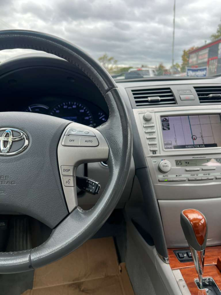 Toyota Camry Hybrid Sedan 2011 Toyota Camry Hybrid Sedan 2011