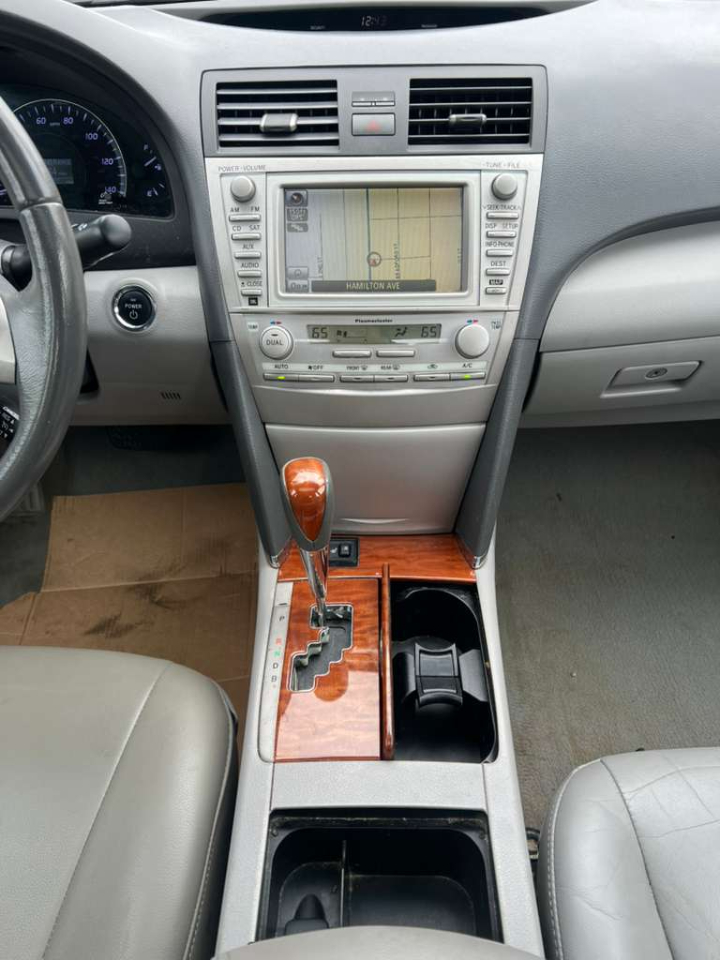 Toyota Camry Hybrid Sedan 2011 Toyota Camry Hybrid Sedan 2011
