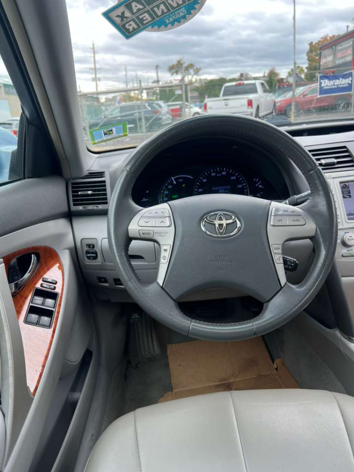 Toyota Camry Hybrid Sedan 2011 Toyota Camry Hybrid Sedan 2011