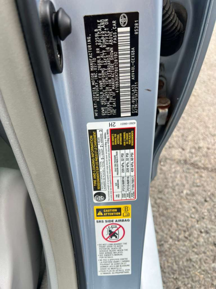 Toyota Camry Hybrid Sedan 2011 Toyota Camry Hybrid Sedan 2011