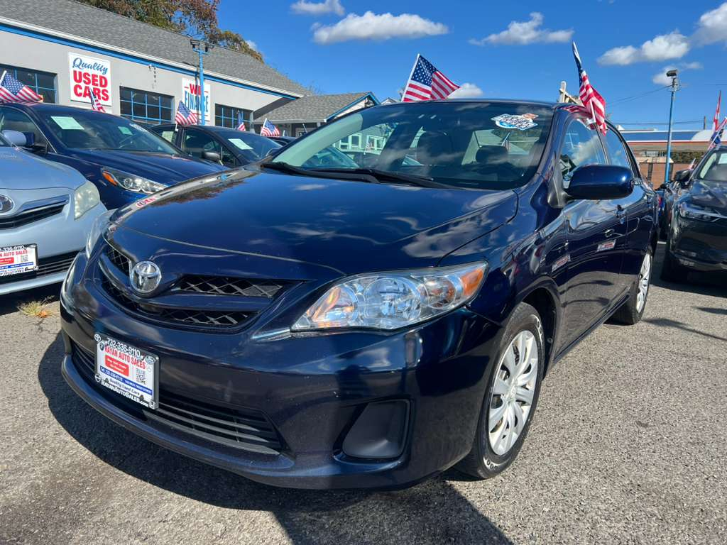 Toyota Corolla S 5-Speed MT 2012 Toyota Corolla S 5-Speed MT 2012