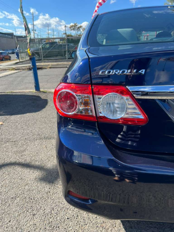 Toyota Corolla S 5-Speed MT 2012 Toyota Corolla S 5-Speed MT 2012