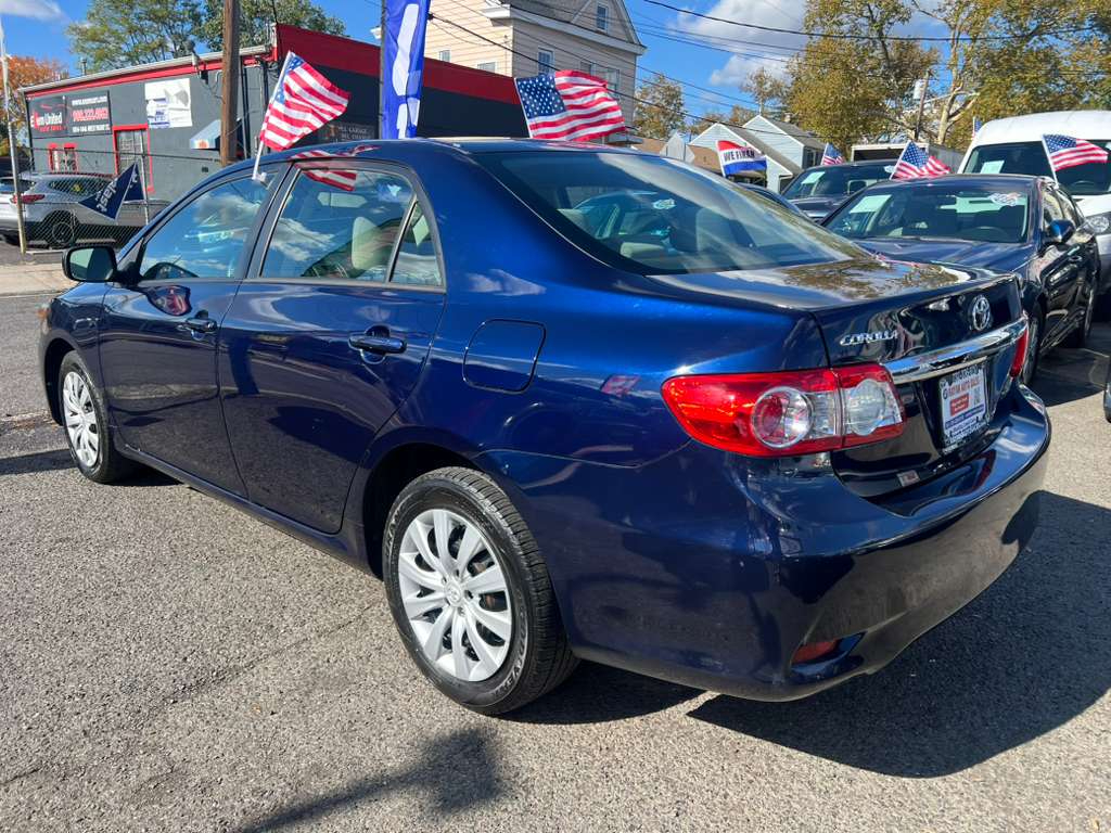 Toyota Corolla S 5-Speed MT 2012 Toyota Corolla S 5-Speed MT 2012