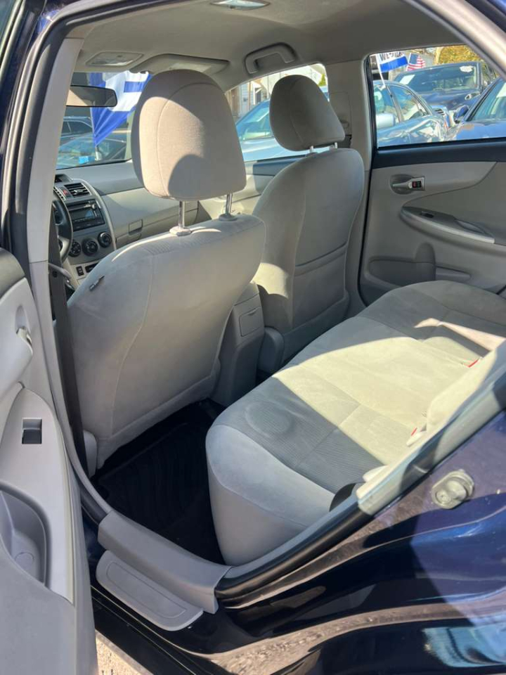 Toyota Corolla S 5-Speed MT 2012 Toyota Corolla S 5-Speed MT 2012