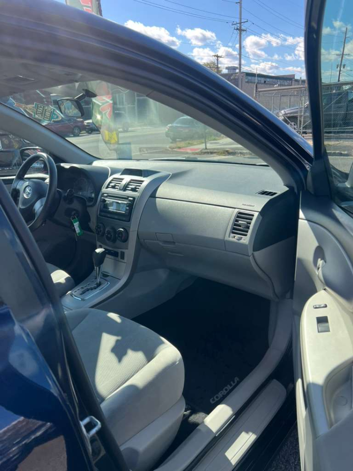Toyota Corolla S 5-Speed MT 2012 Toyota Corolla S 5-Speed MT 2012