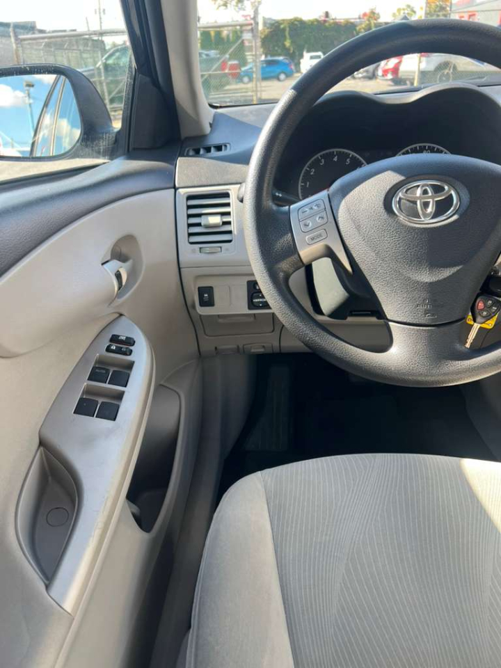Toyota Corolla S 5-Speed MT 2012 Toyota Corolla S 5-Speed MT 2012