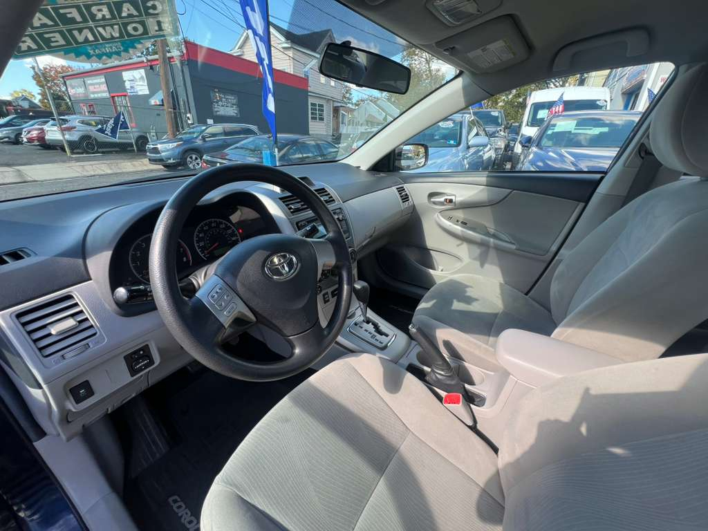 Toyota Corolla S 5-Speed MT 2012 Toyota Corolla S 5-Speed MT 2012
