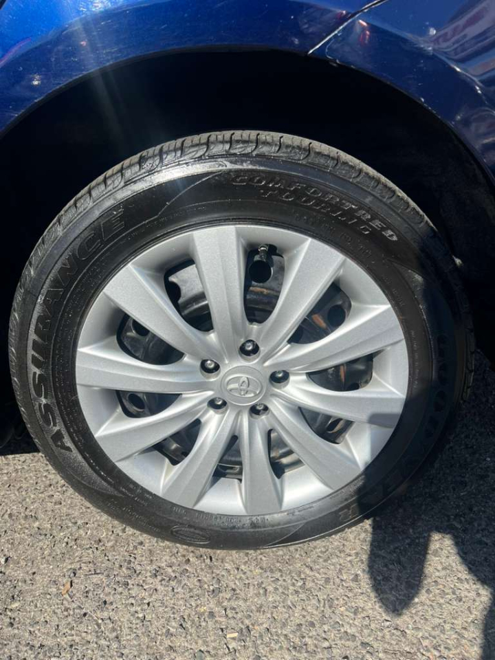 Toyota Corolla S 5-Speed MT 2012 Toyota Corolla S 5-Speed MT 2012