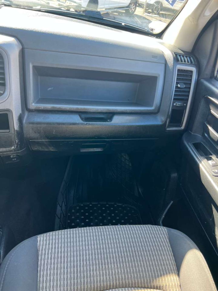 RAM 1500 Express 4x4 Crew Cab 5'7" Box *Ltd Avail* 2014 RAM 1500 Express 4x4 Crew Cab 5'7" Box *Ltd Avail* 2014