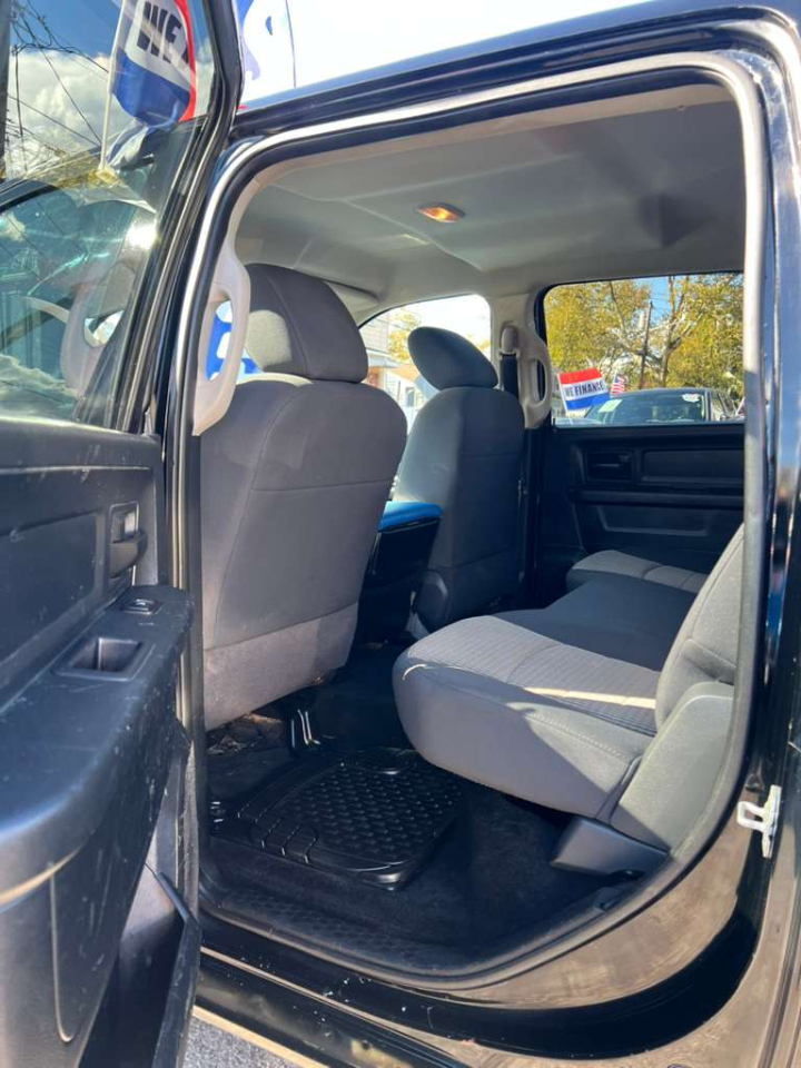 RAM 1500 Express 4x4 Crew Cab 5'7" Box *Ltd Avail* 2014 RAM 1500 Express 4x4 Crew Cab 5'7" Box *Ltd Avail* 2014