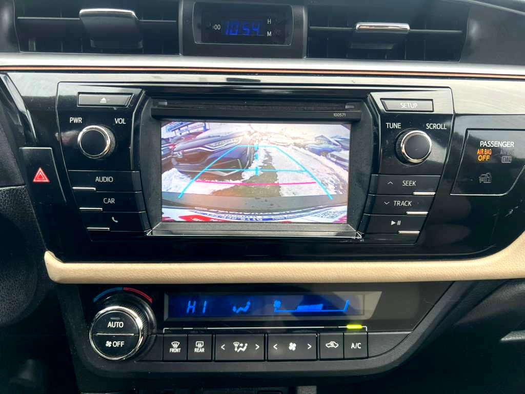 Toyota Corolla LE 2016