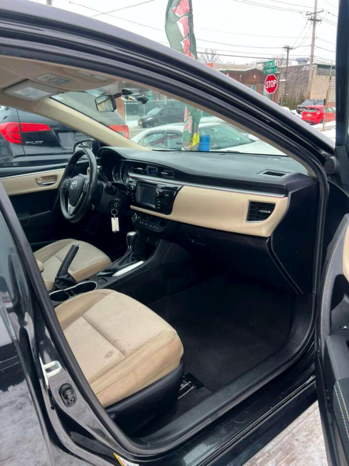 Toyota Corolla LE 2016