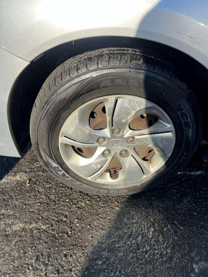 Honda Civic LX Sedan 5-Speed AT 2013