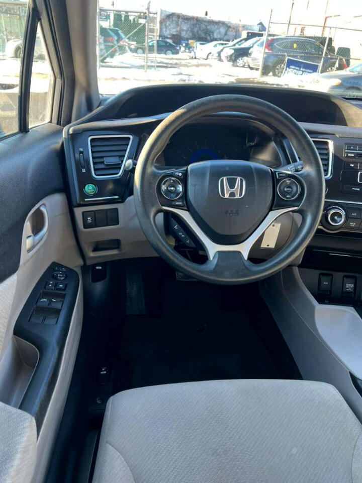 Honda Civic LX Sedan 5-Speed AT 2013
