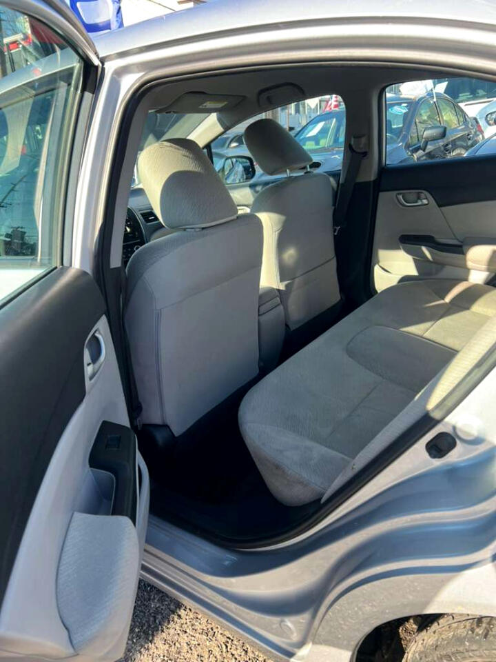 Honda Civic LX Sedan 5-Speed AT 2013