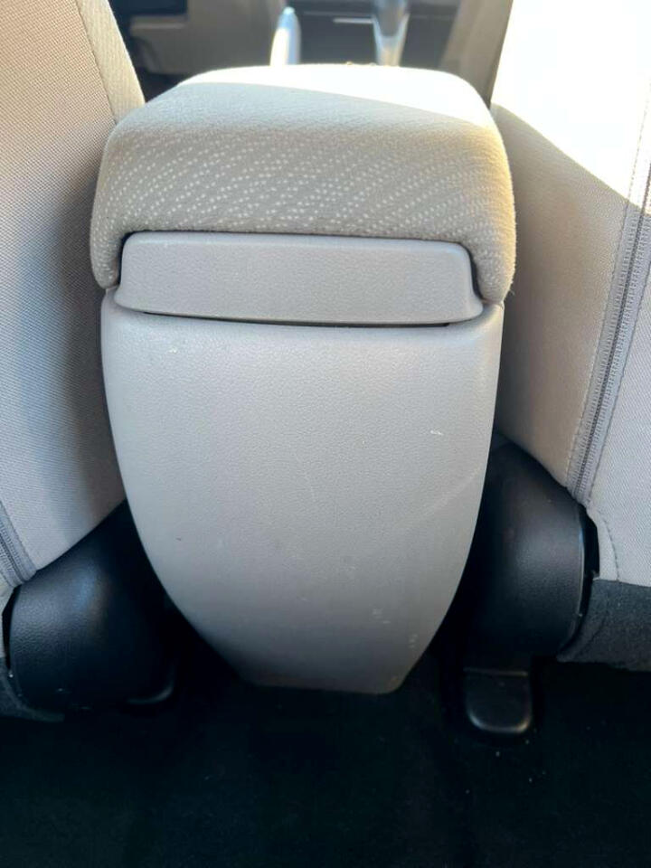 Honda Civic LX Sedan 5-Speed AT 2013