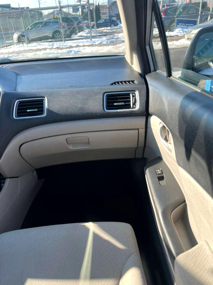 Honda Civic LX Sedan 5-Speed AT 2013