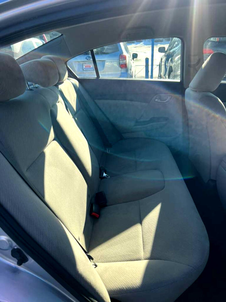 Honda Civic LX Sedan 5-Speed AT 2013