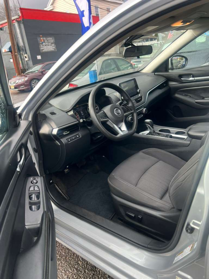 Nissan Altima 2.5 SV 2022