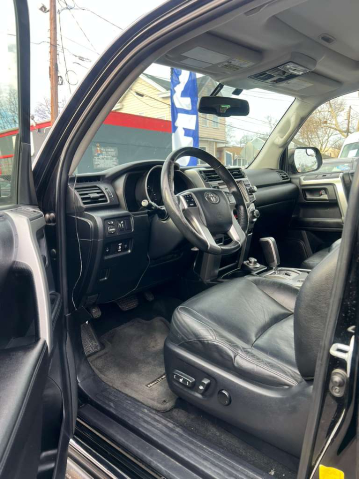 Toyota 4Runner SR5 4WD 2012