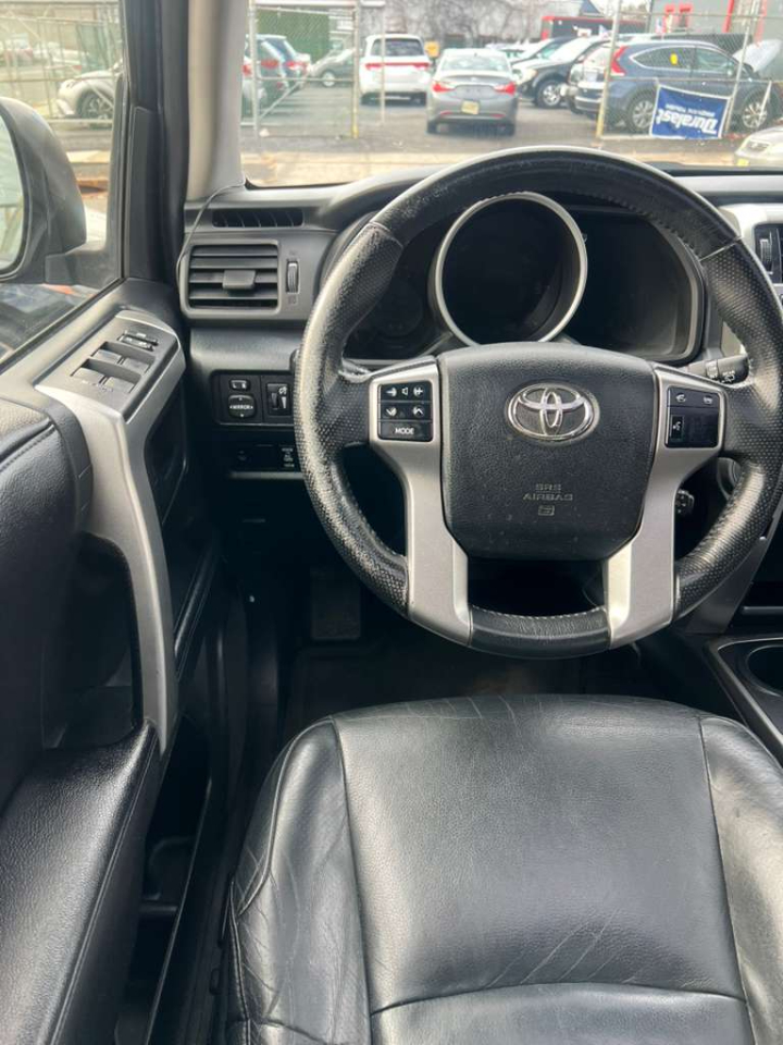 Toyota 4Runner SR5 4WD 2012