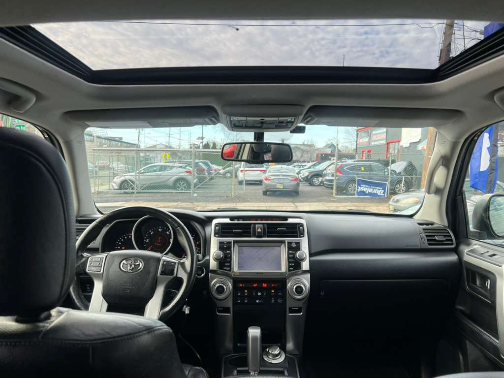 Toyota 4Runner SR5 4WD 2012