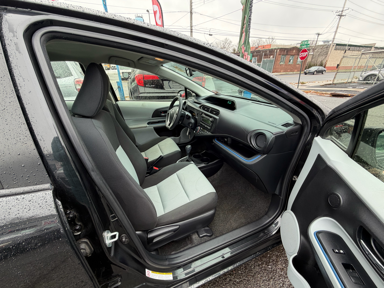 Toyota Prius c One 2013