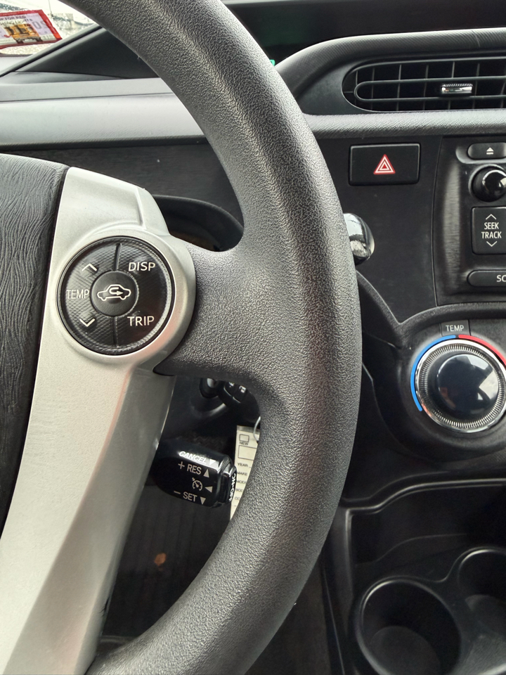 Toyota Prius c One 2013