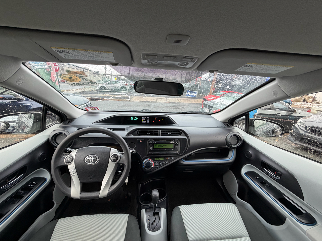 Toyota Prius c One 2013