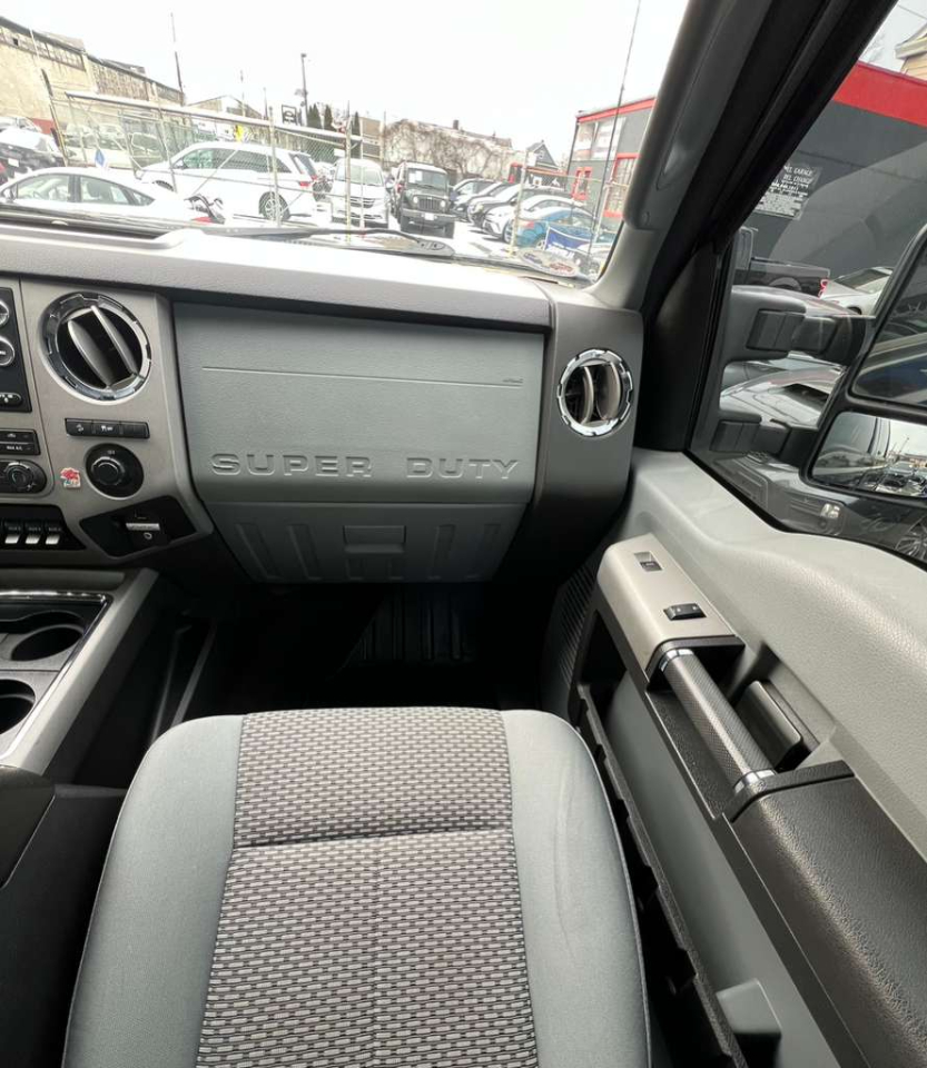 Ford F-250 SD XLT Crew Cab Long Bed 4WD 2015