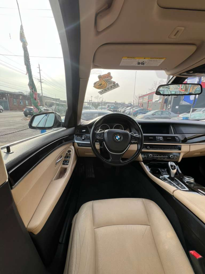 BMW 5-Series 528i xDrive 2016