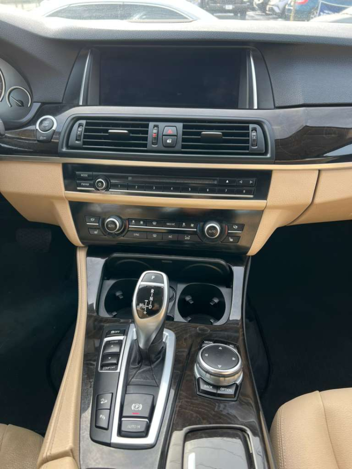 BMW 5-Series 528i xDrive 2016