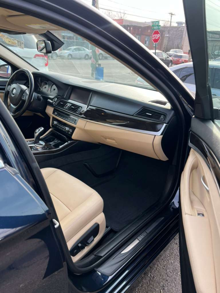 BMW 5-Series 528i xDrive 2016