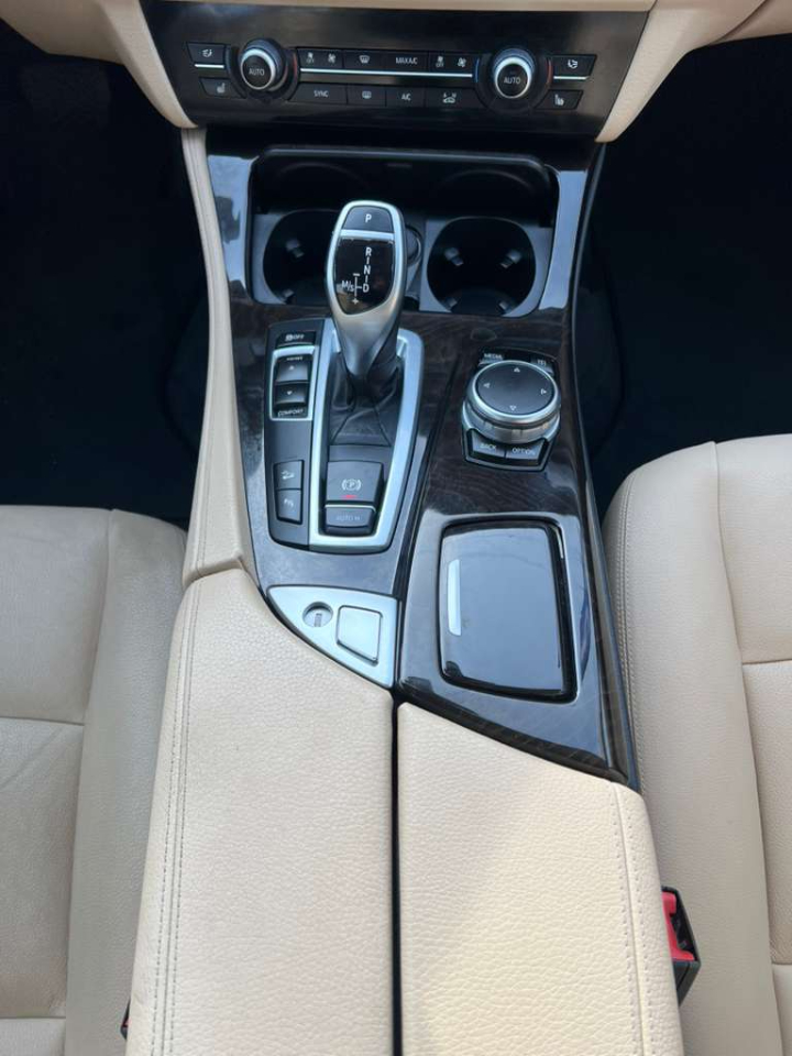 BMW 5-Series 528i xDrive 2016