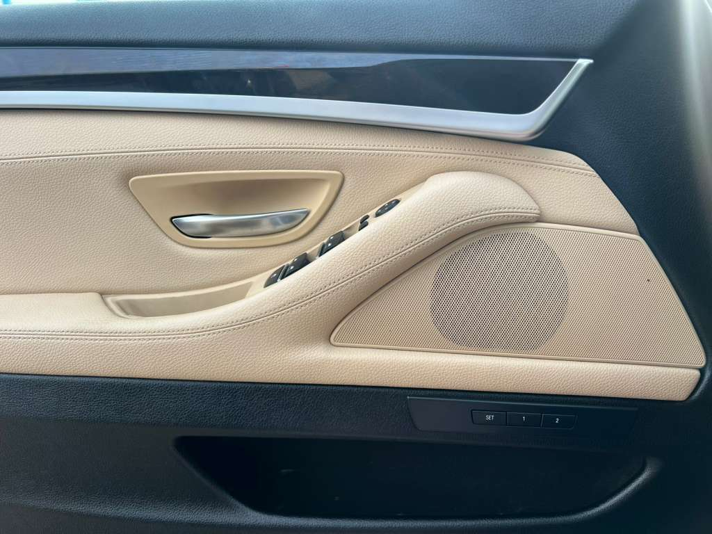 BMW 5-Series 528i xDrive 2016