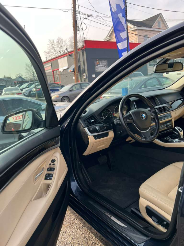 BMW 5-Series 528i xDrive 2016