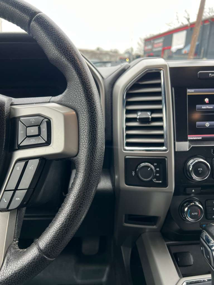 Ford F-150 Lariat SuperCrew 4WD 2015