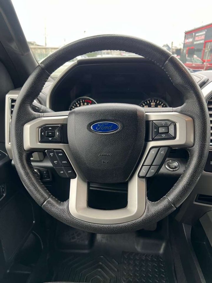 Ford F-150 Lariat SuperCrew 4WD 2015