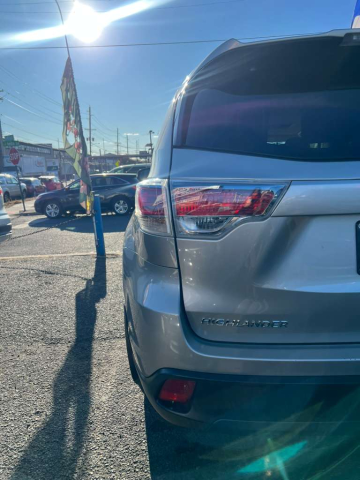 Toyota Highlander XLE AWD V6 2015